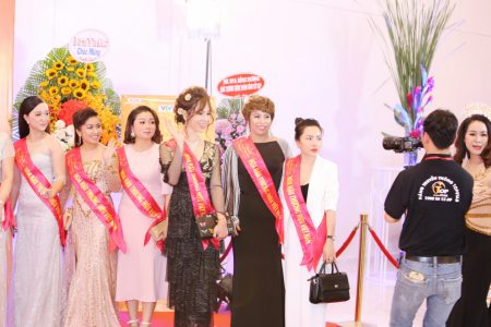 Doanh nhân Phụng Hoàng: “Tôi vinh dự khi được chọn tham gia Hoa hậu Thương hiệu VN 2018”