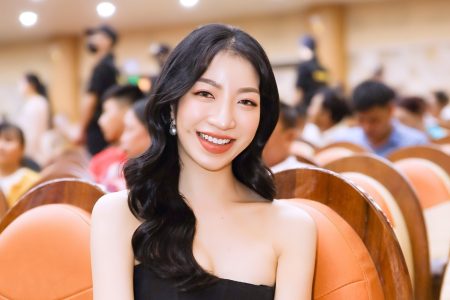 NGƯỜI ĐẸP BÍCH NGỌC THĂNG HẠNG NHAN SẮC TRONG SỰ KIỆN MỚI NHẤT