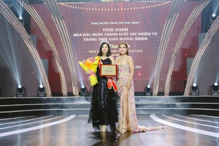Hoa hậu Vũ Thục Hiền nhận vinh danh cho nhiệm kỳ đầy rực rỡ